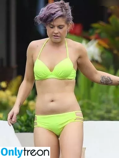 Kelly Osbourne nude photo #0062 (KellyOsbourne)