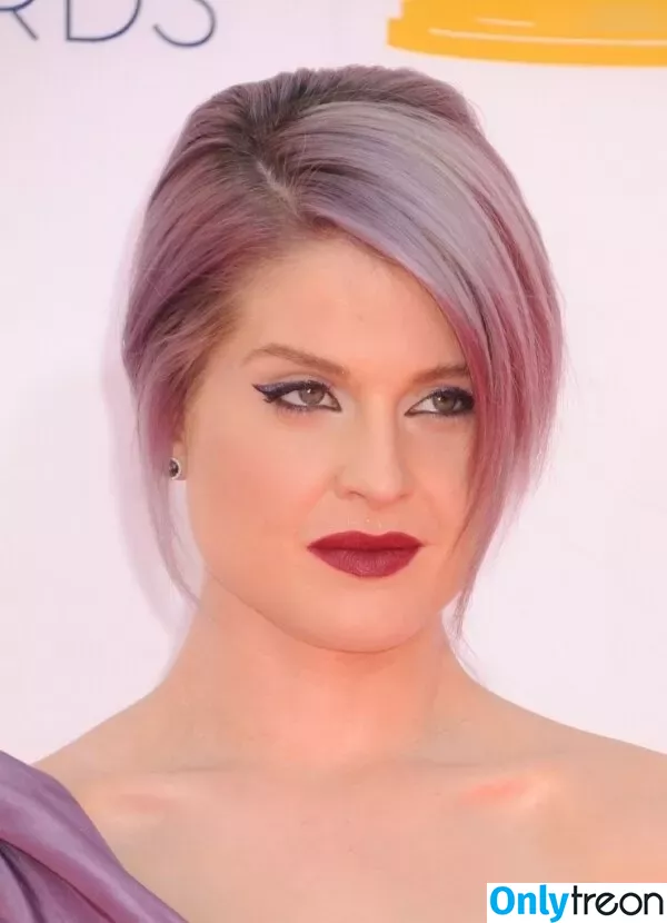 Kelly Osbourne nude photo #0064 (KellyOsbourne)