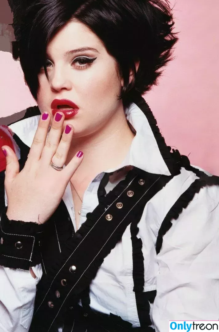 Kelly Osbourne голая photo #0123 (KellyOsbourne)