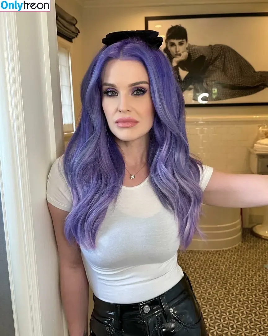 Kelly Osbourne nude photo #0162 (KellyOsbourne)