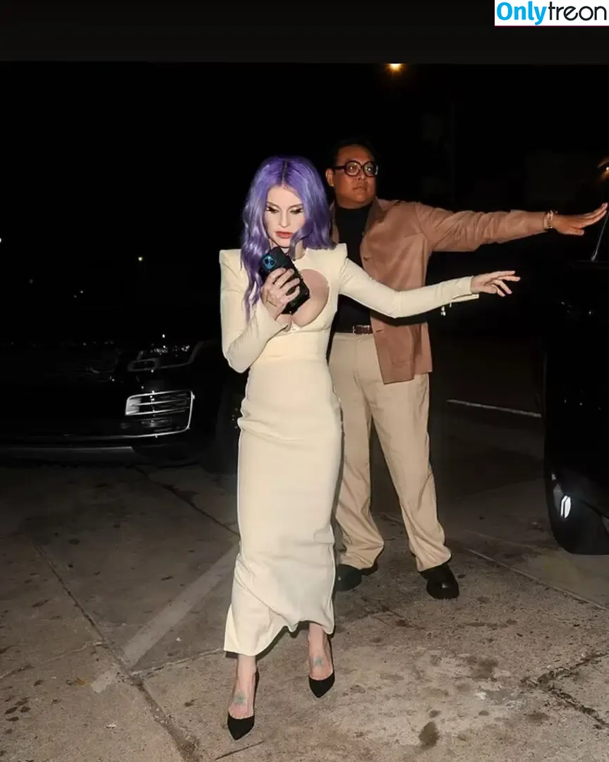 Kelly Osbourne nude photo #0177 (KellyOsbourne)