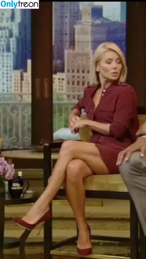 Kelly Ripa / kellyripa фото голая #0007