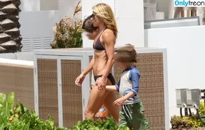 Kelly Ripa / kellyripa фото голая #0052