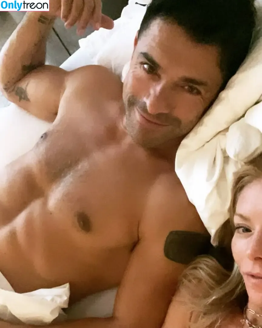 Kelly Ripa nude photo #0059 (kellyripa)