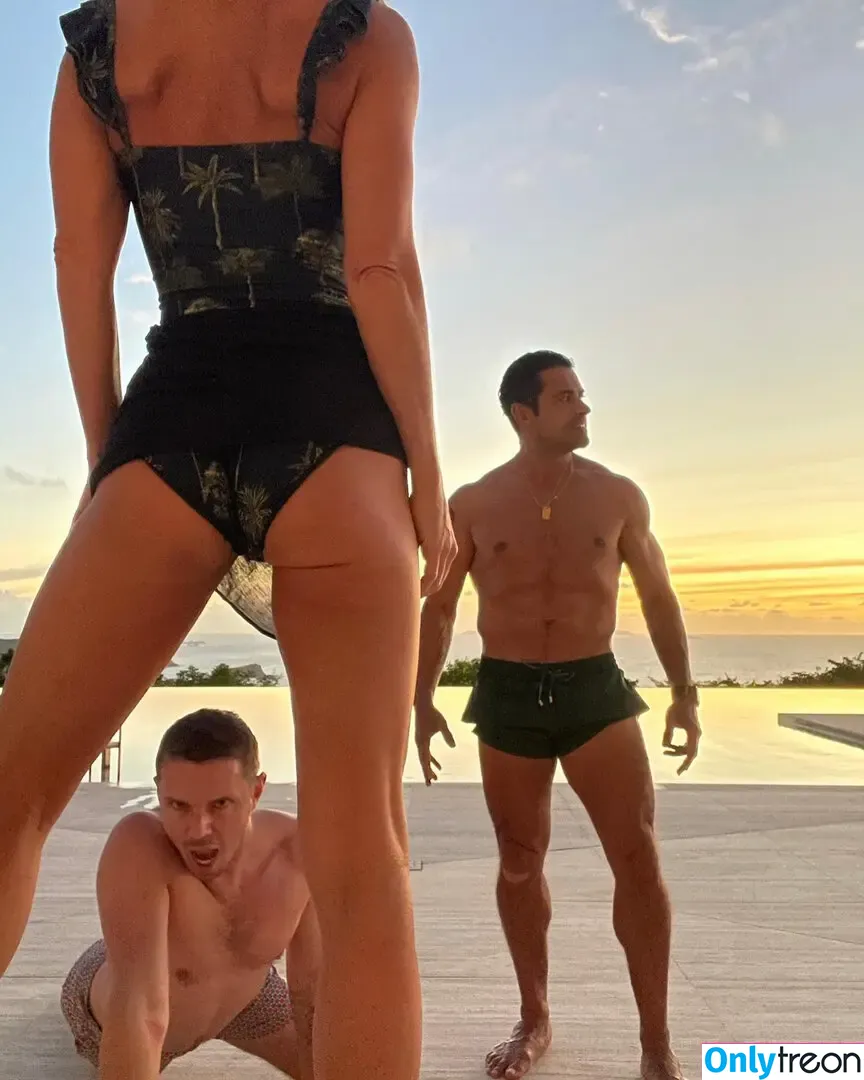 Kelly Ripa голая photo #0061 (kellyripa)