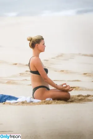 Kelly Rohrbach / kellyrohrbach nude photo #0103
