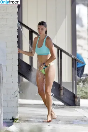 Kelly Rohrbach / kellyrohrbach nude photo #0185