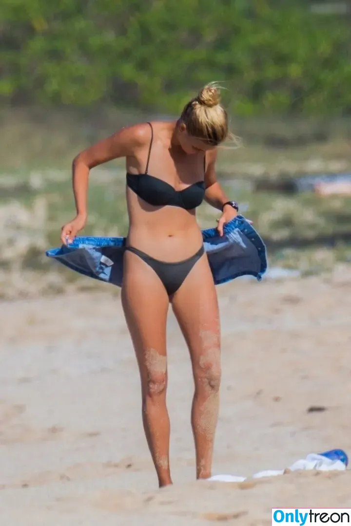 Kelly Rohrbach nude photo #0088 (kellyrohrbach)