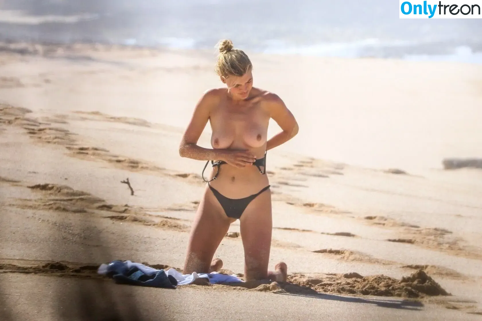 Kelly Rohrbach nude photo #0093 (kellyrohrbach)