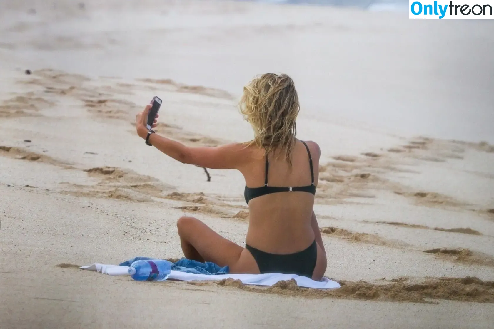 Kelly Rohrbach nude photo #0096 (kellyrohrbach)
