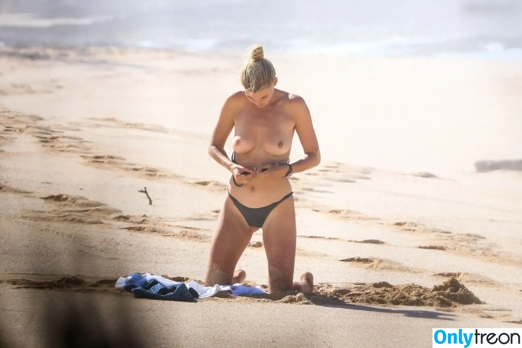 Kelly Rohrbach nude photo #0097 (kellyrohrbach)