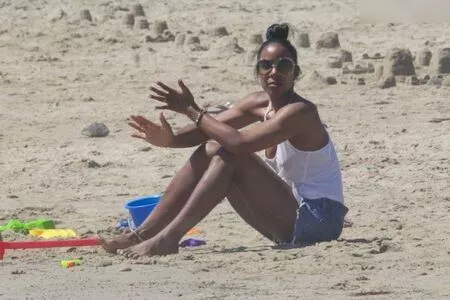 Kelly Rowland / kellyrowland / morenapieldefuego nude photo #0048