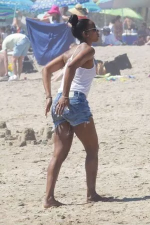 Kelly Rowland / kellyrowland / morenapieldefuego nude photo #0050
