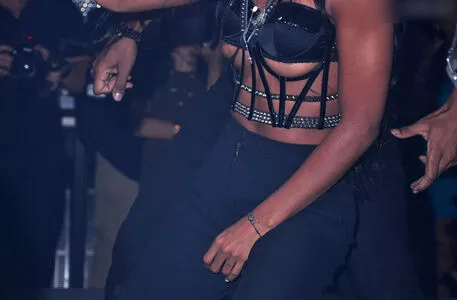 Kelly Rowland / kellyrowland / morenapieldefuego nude photo #0077