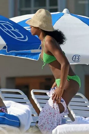 Kelly Rowland / kellyrowland / morenapieldefuego nude photo #0092