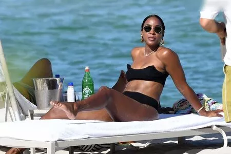 Kelly Rowland / kellyrowland / morenapieldefuego nude photo #0097