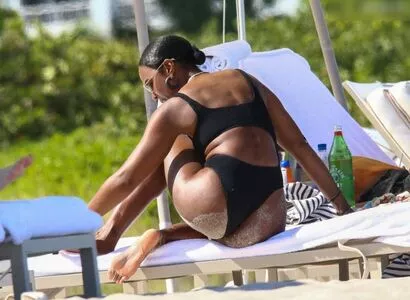 Kelly Rowland / kellyrowland / morenapieldefuego nude photo #0098