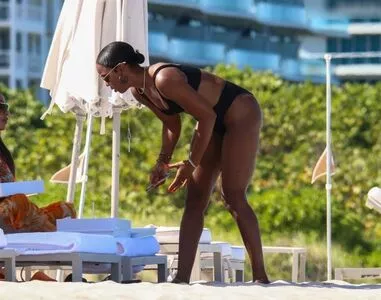 Kelly Rowland / kellyrowland / morenapieldefuego nude photo #0099