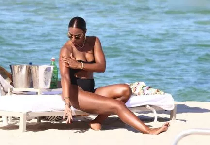Kelly Rowland / kellyrowland / morenapieldefuego nude photo #0104