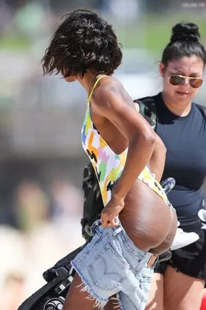 Kelly Rowland / kellyrowland / morenapieldefuego nude photo #0118