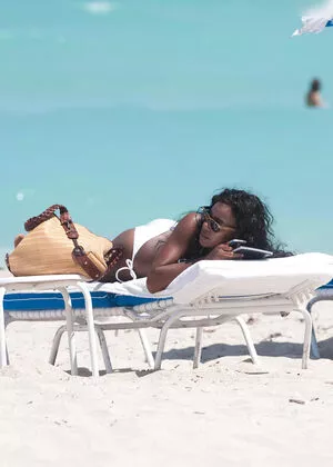 Kelly Rowland / kellyrowland / morenapieldefuego nude photo #0134