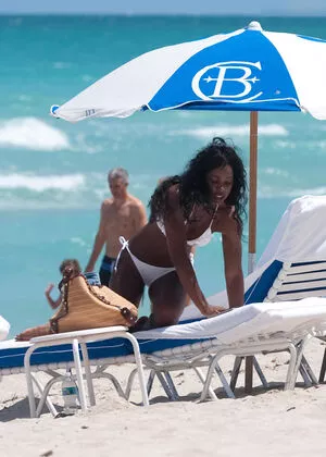 Kelly Rowland / kellyrowland / morenapieldefuego nude photo #0141