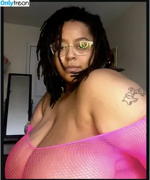 Kellymoonstone / Afr0dyte / kyelloscuro nude photo #0001