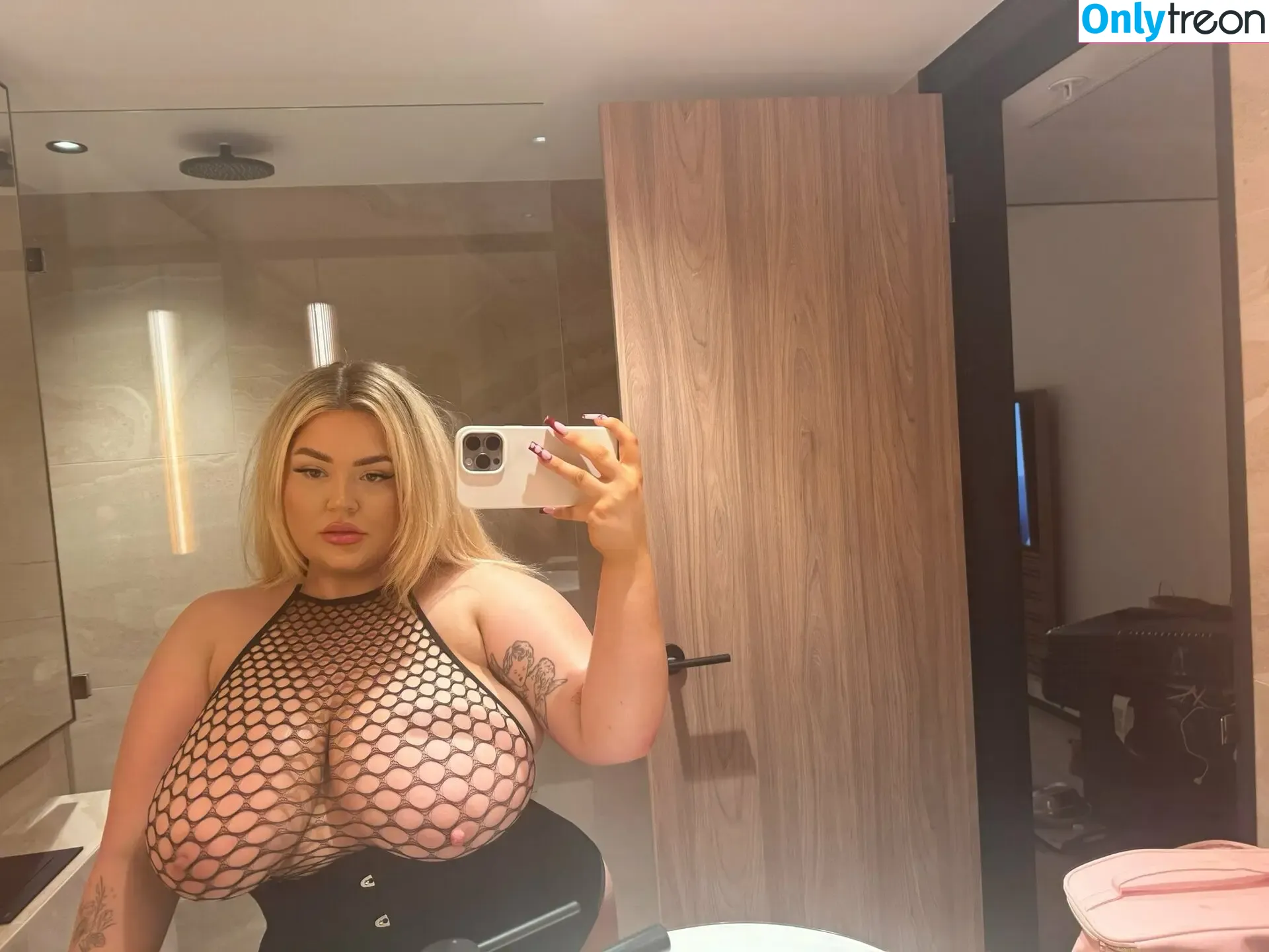 Kellzor101 nude photo #0018 (kellybodensteinn)