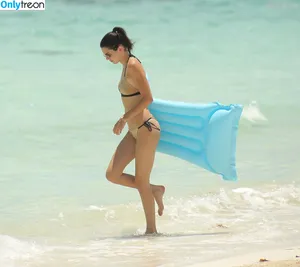 Kendall Jenner / KendallJenner nude photo #4323