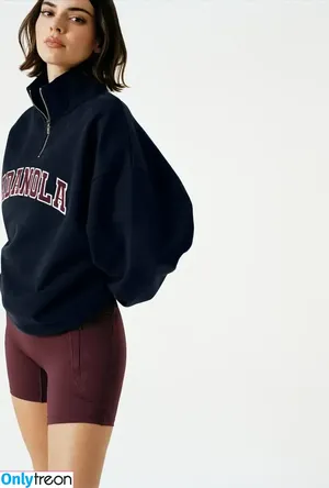 Kendall Jenner / KendallJenner nude photo #4354