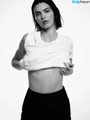 Kendall Jenner / KendallJenner nude photo #4370