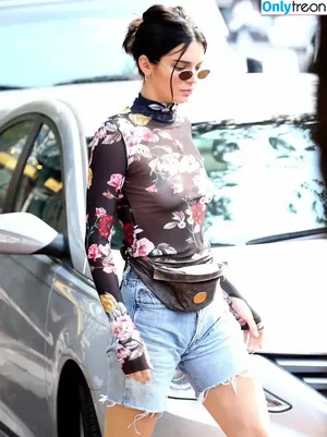 Kendall Jenner / KendallJenner nude photo #4393