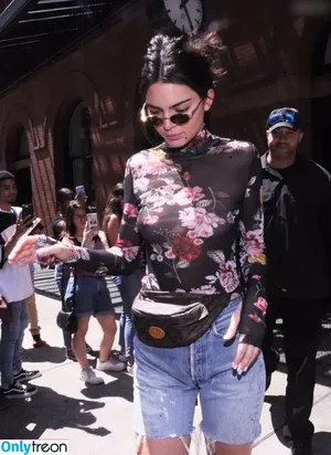 Kendall Jenner / KendallJenner nude photo #4394