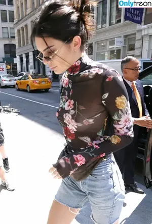 Kendall Jenner / KendallJenner nude photo #4397