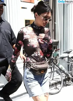 Kendall Jenner / KendallJenner nude photo #4400