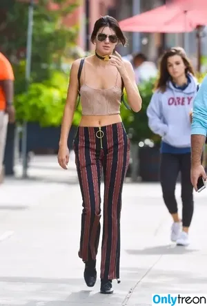 Kendall Jenner / KendallJenner nude photo #4421