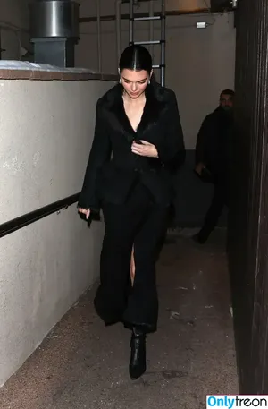 Kendall Jenner / KendallJenner фото голая #4437