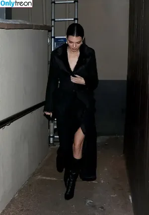 Kendall Jenner / KendallJenner фото голая #4438