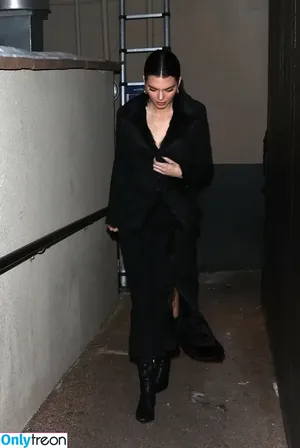 Kendall Jenner / KendallJenner фото голая #4439