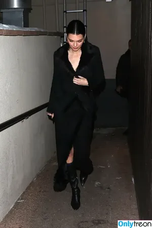 Kendall Jenner / KendallJenner фото голая #4441