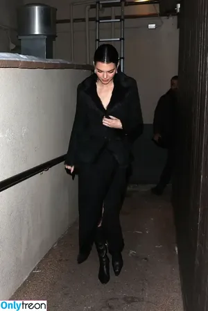 Kendall Jenner / KendallJenner фото голая #4442