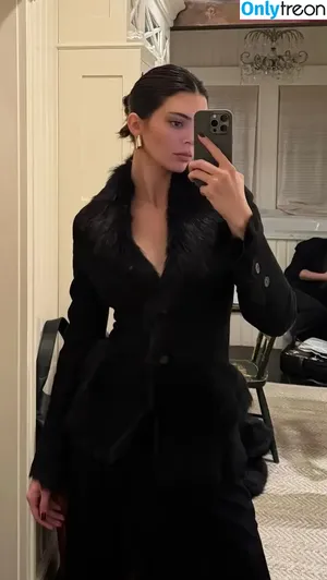 Kendall Jenner / KendallJenner фото голая #4443