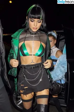 Kendall Jenner / KendallJenner фото голая #4451