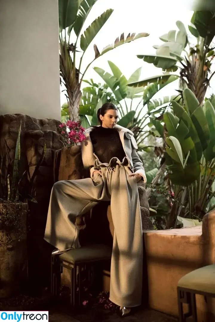 Kendall Jenner голая photo #4478 (KendallJenner)