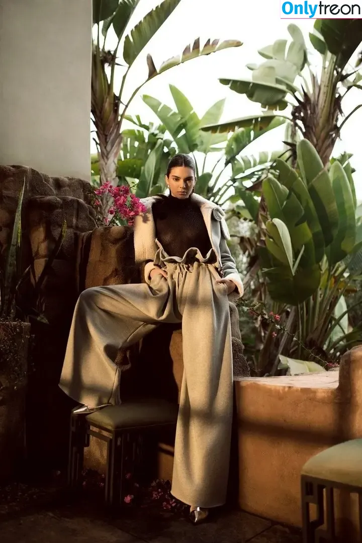 Kendall Jenner голая photo #4481 (KendallJenner)