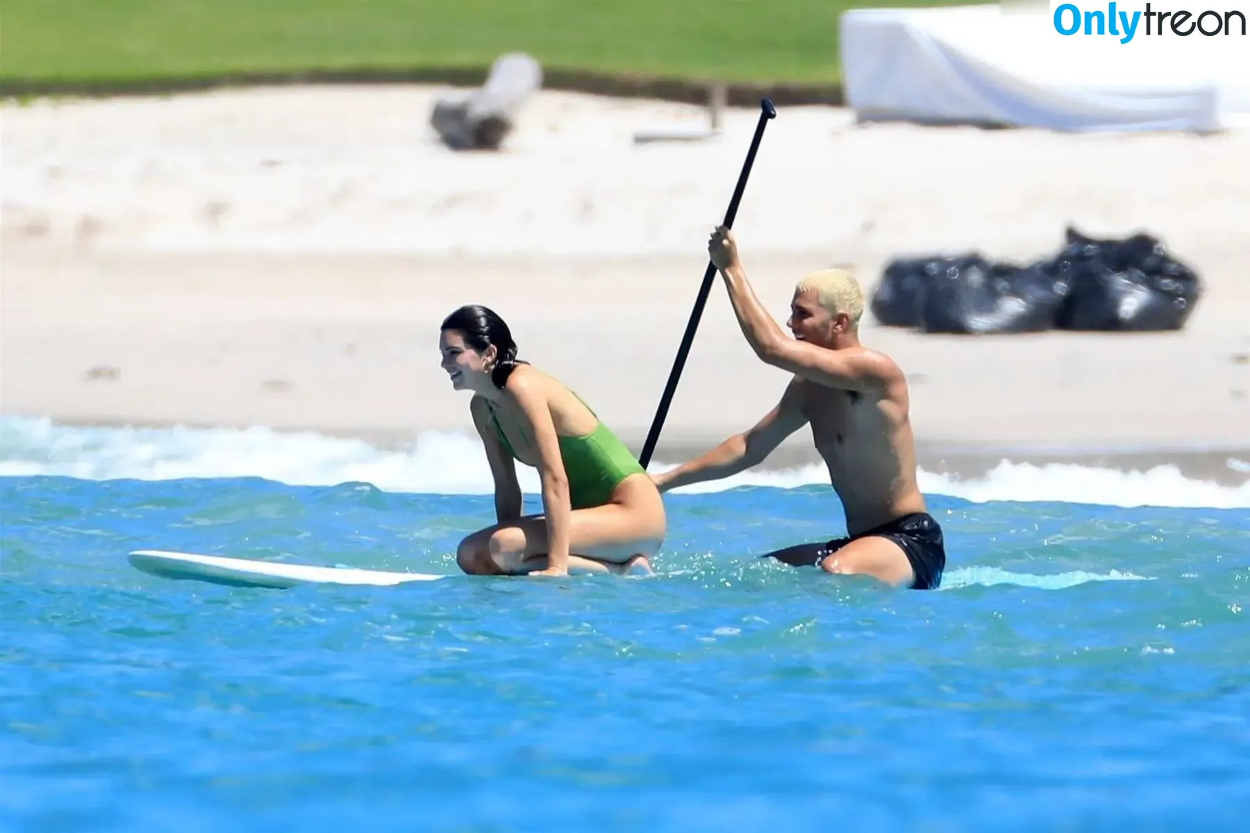 Kendall Jenner nude photo #4826 (KendallJenner)