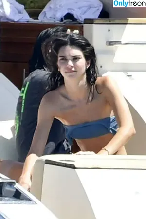 Kendall Jenner / KendallJenner nude photo #5129