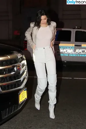 Kendall Jenner / KendallJenner nude photo #5142