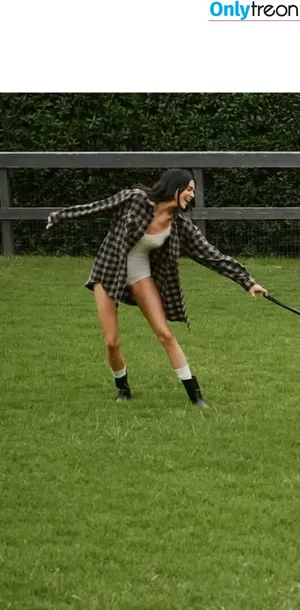 Kendall Jenner / KendallJenner nude photo #5150
