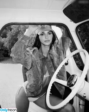 Kendall Jenner / KendallJenner nude photo #5171